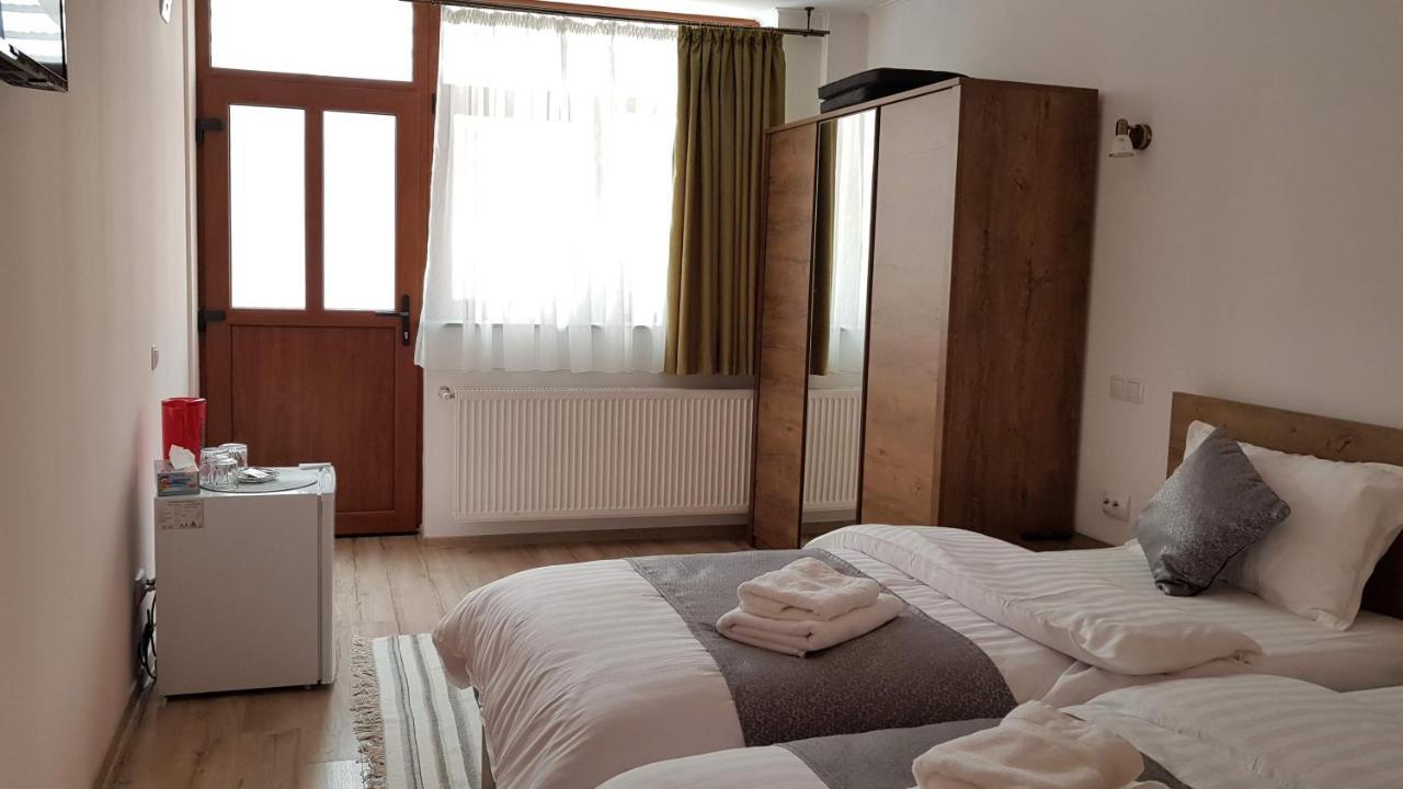 Resting House Hotell Braşov Exteriör bild